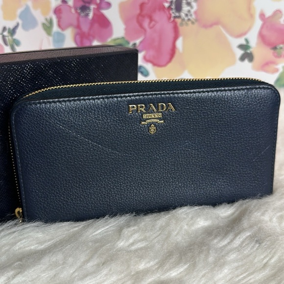 💯Authentic Prada Black Leather Wallet🍀 - Picture 8 of 14